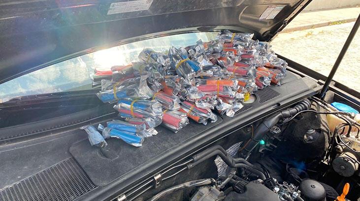 Bulgar plakalı lüks otomobillerde kaçak ürünler ele geçirildi