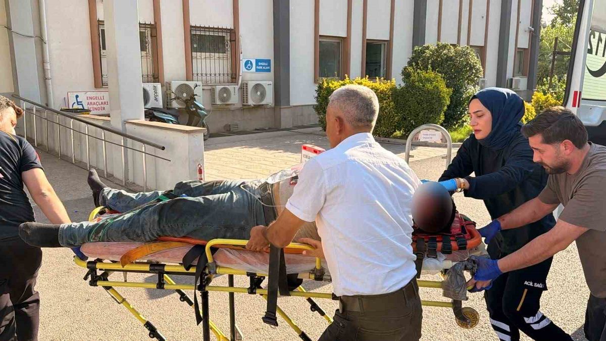 Motosiklet otomobille çarpıştı : Sürücü ağır yaralı