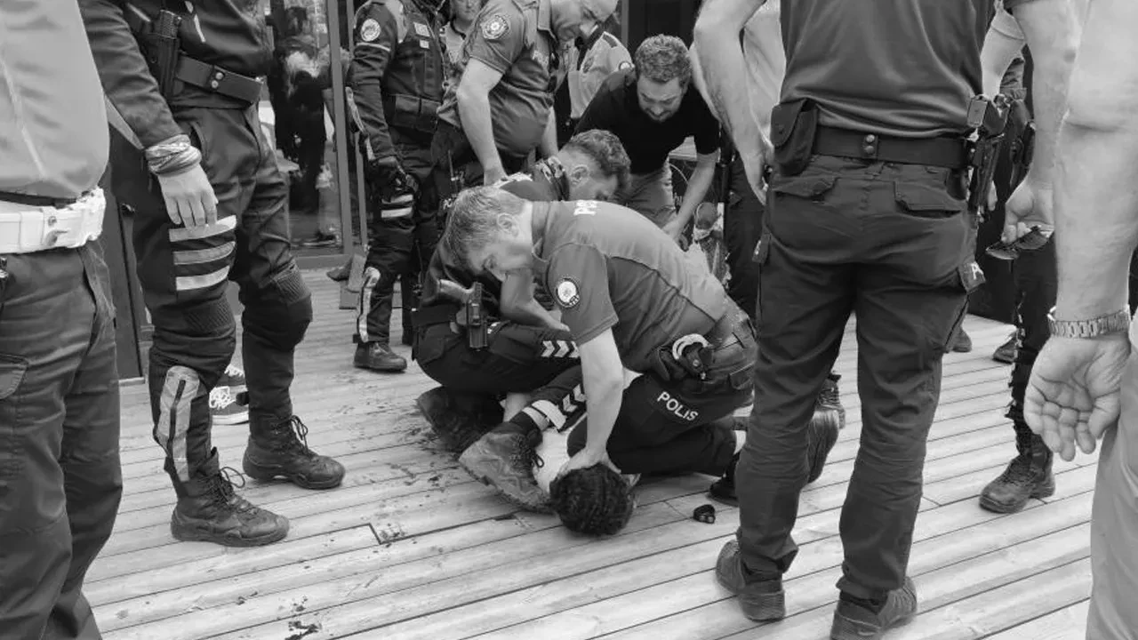 Yol kavgasında kan aktı: 1’i ağır 4 kişi bıçakla, 1 polis memuru arbede sonucu yaralandı
